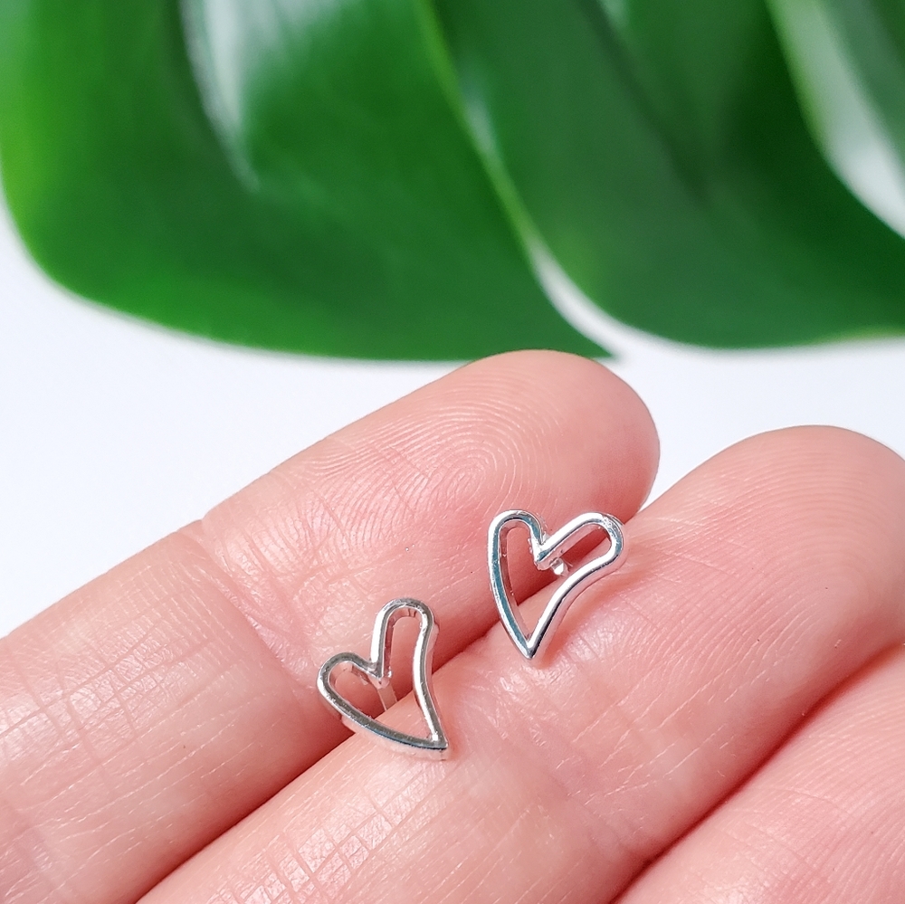 Heart Hypoallergenic Plastic Tiny Studs Earrings